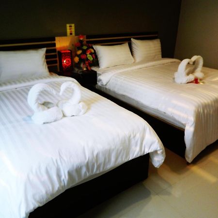 Nest Boutique Resort Bangkok Bagian luar foto