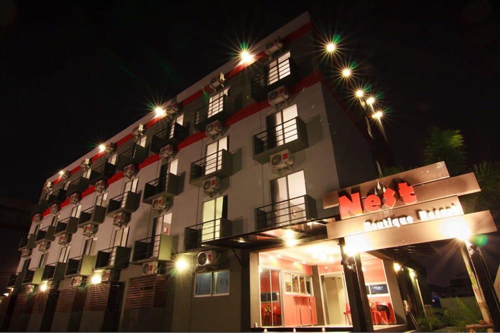 Nest Boutique Resort Bangkok Bagian luar foto