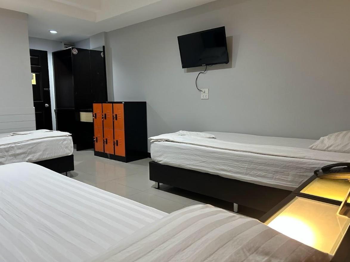 Nest Boutique Resort Bangkok Bagian luar foto
