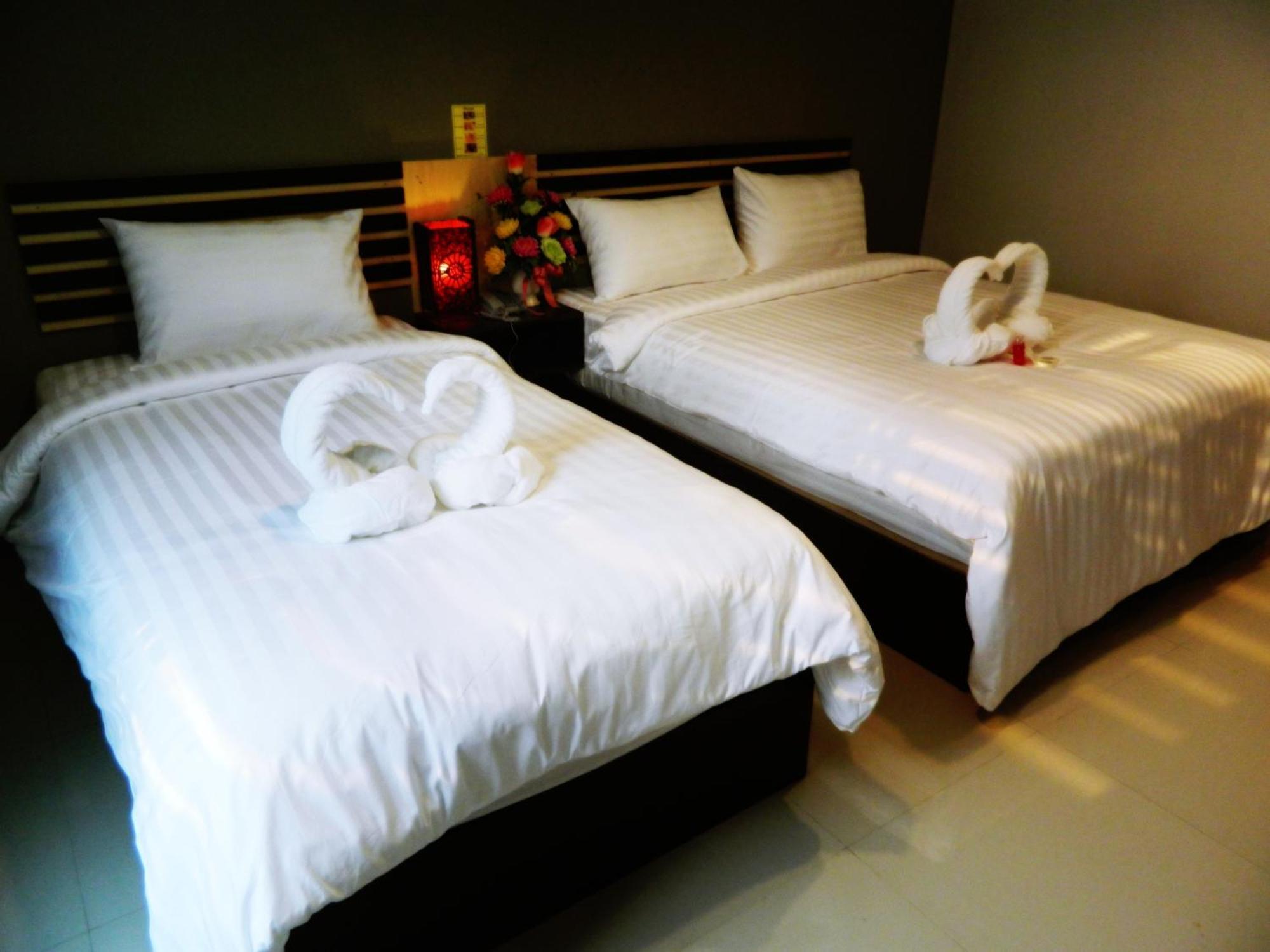 Nest Boutique Resort Bangkok Bagian luar foto